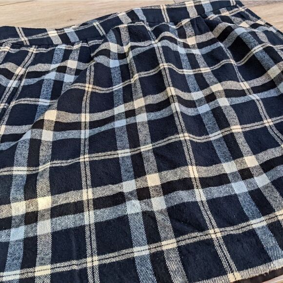 Tommy Hilfiger Plaid Skirt with pockets size 12 blue navy white. 100% cotton - Picture 2 of 11